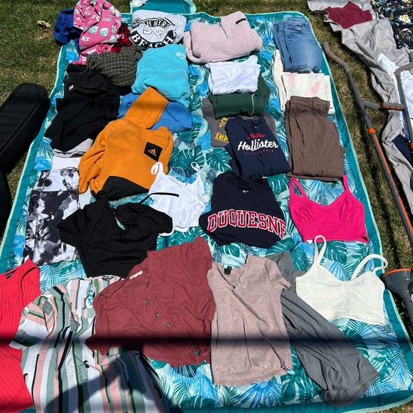 Clothes, hats and swimsuits - Picture 1 of 2